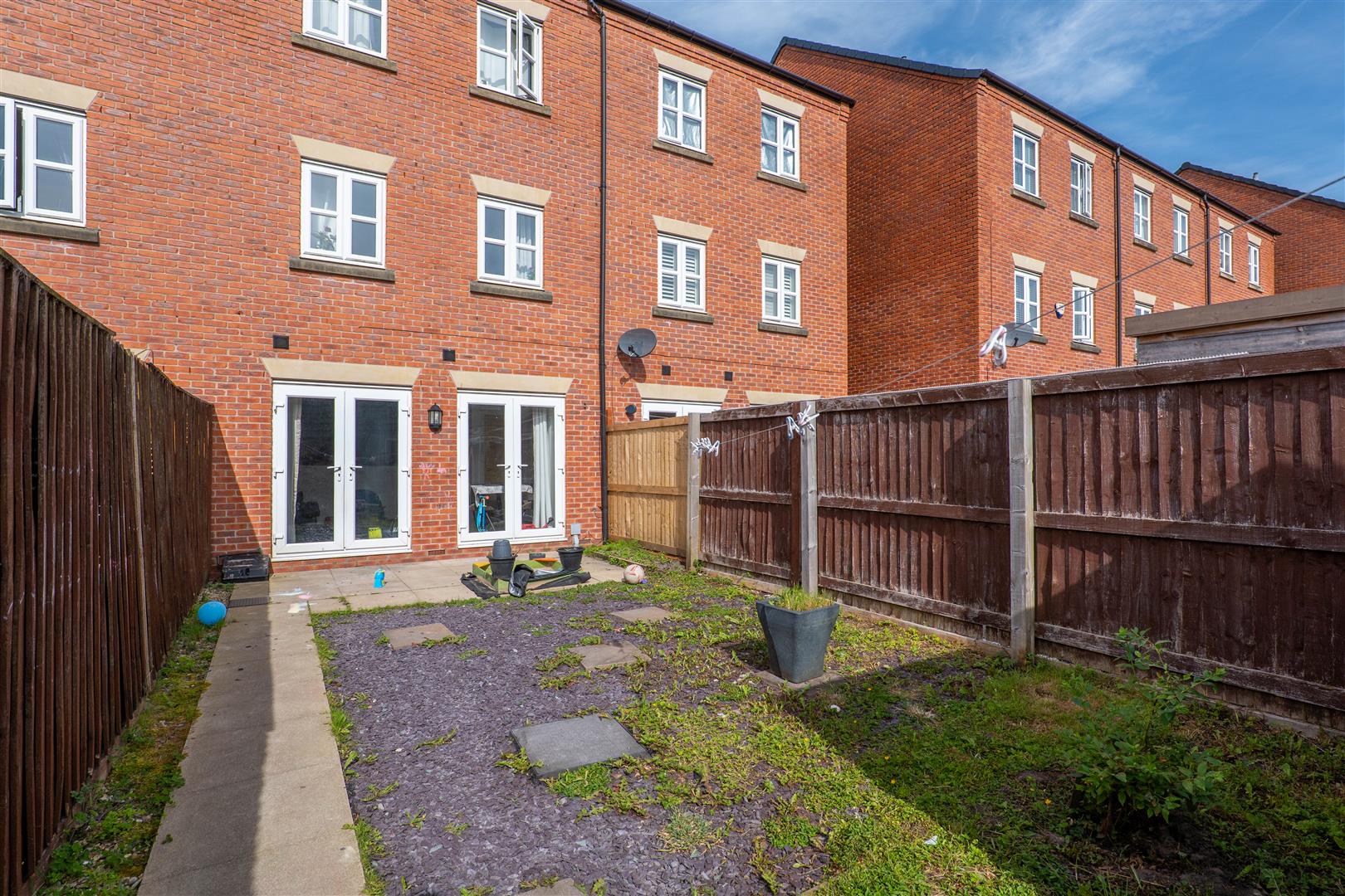 3 bed property in Mariner Walk, Chorley